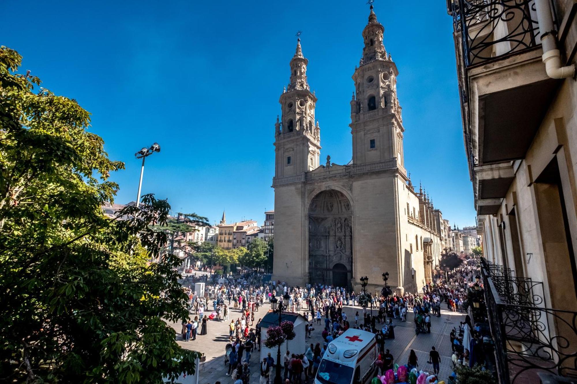 Santiago Tower Aire Ac Casco Antiguo By Apartamentos Логроньо Экстерьер фото